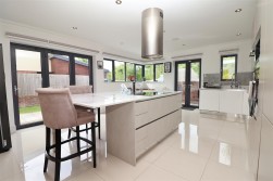 Sandy Lane, Bushey
