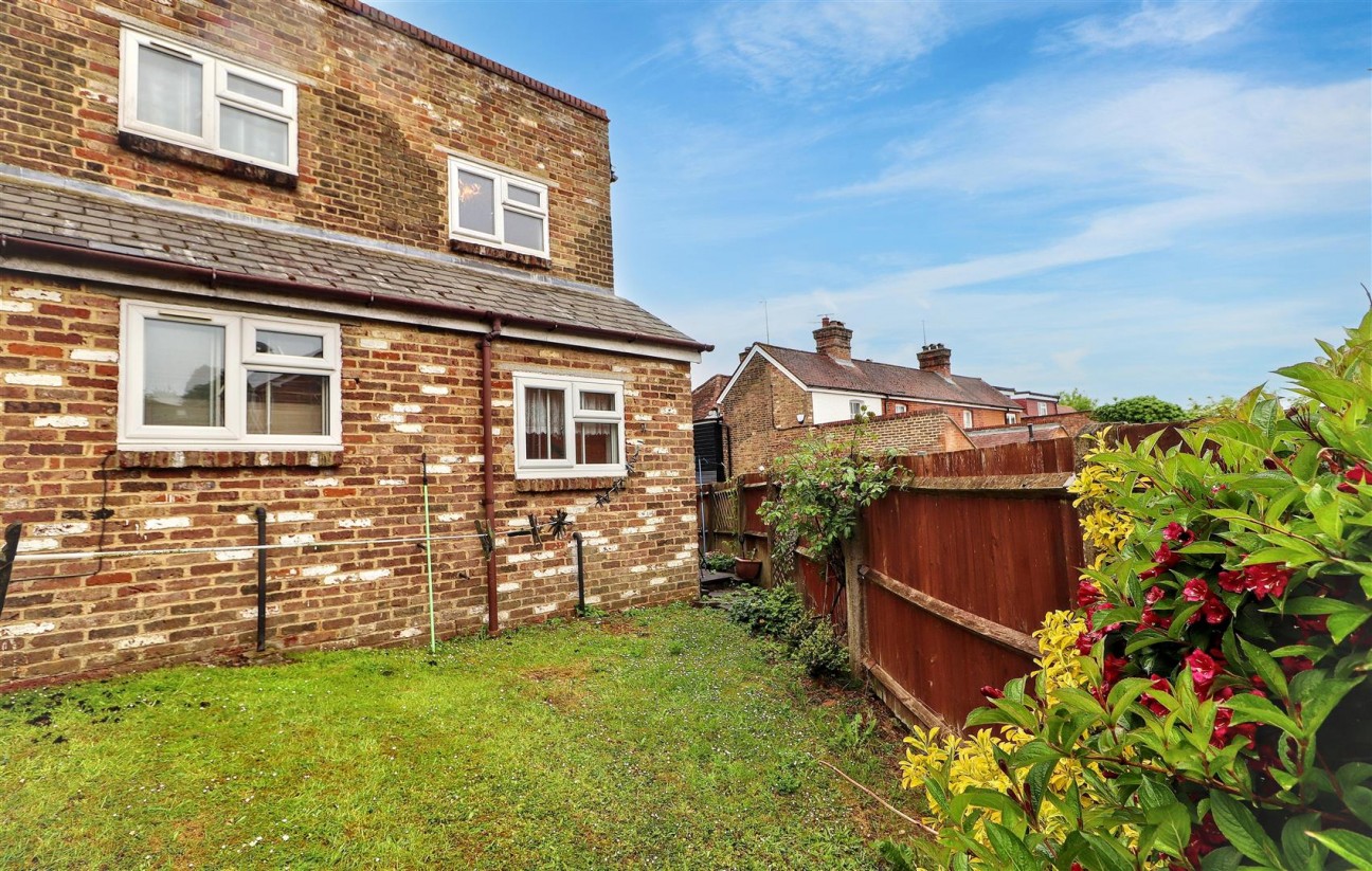 Barnet Lane, Elstree, Borehamwood