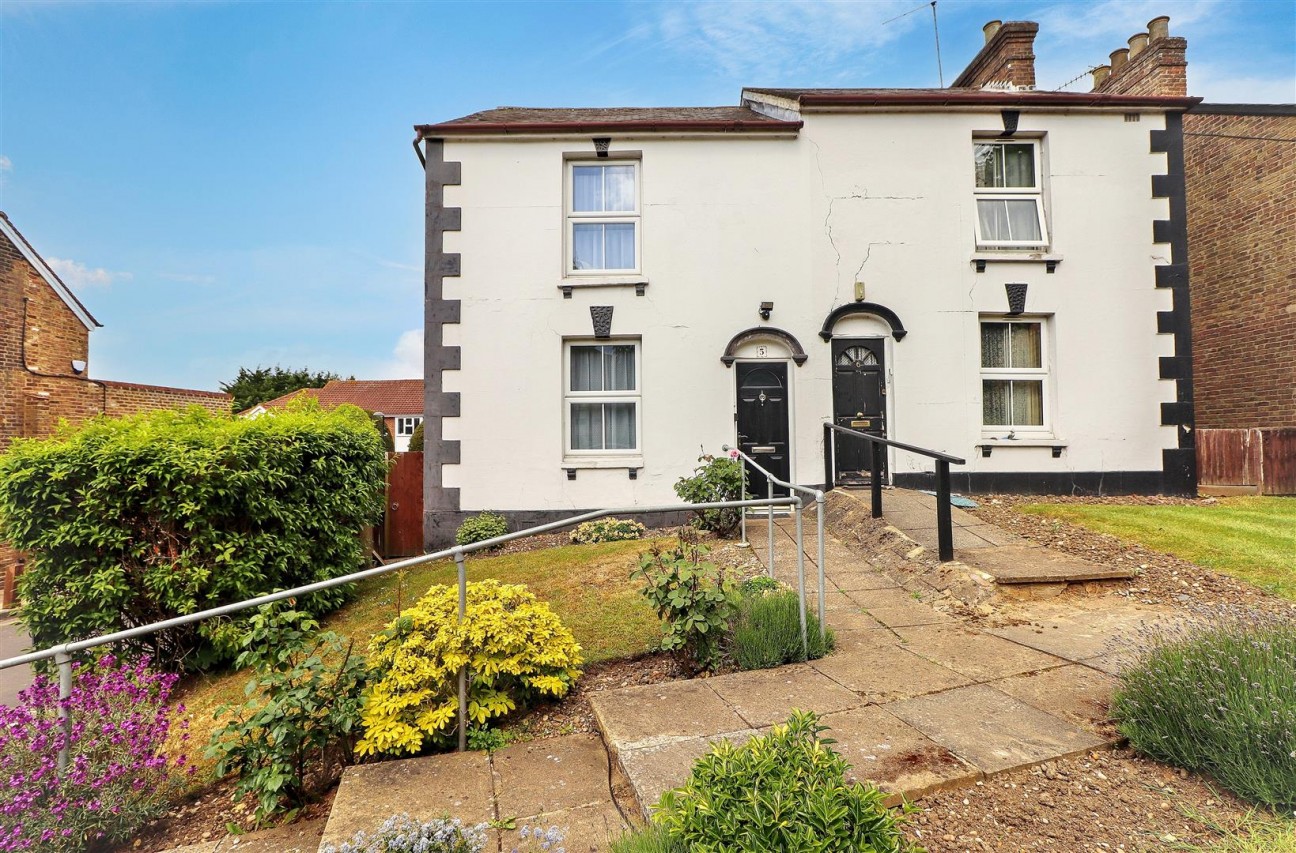Barnet Lane, Elstree, Borehamwood