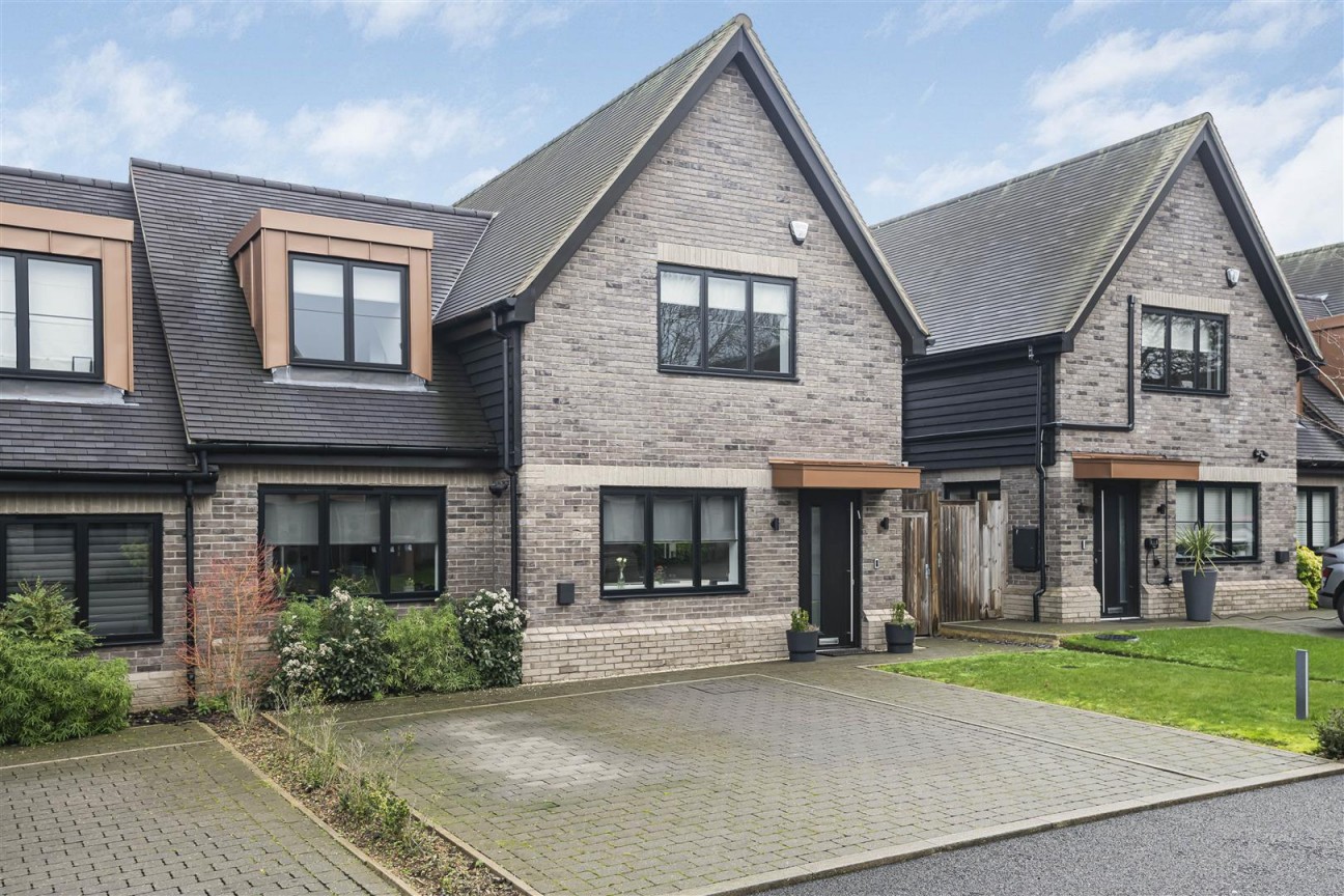 Watersplash Mews, Borehamwood