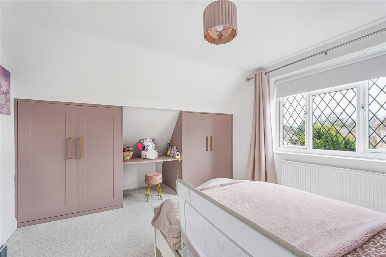 Oakridge Avenue, Radlett
