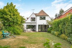 Oakridge Avenue, Radlett