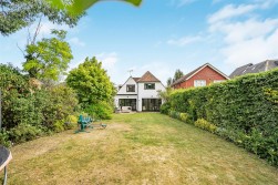 Oakridge Avenue, Radlett