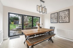 Oakridge Avenue, Radlett