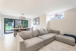Oakridge Avenue, Radlett