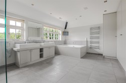 The Avenue, Radlett