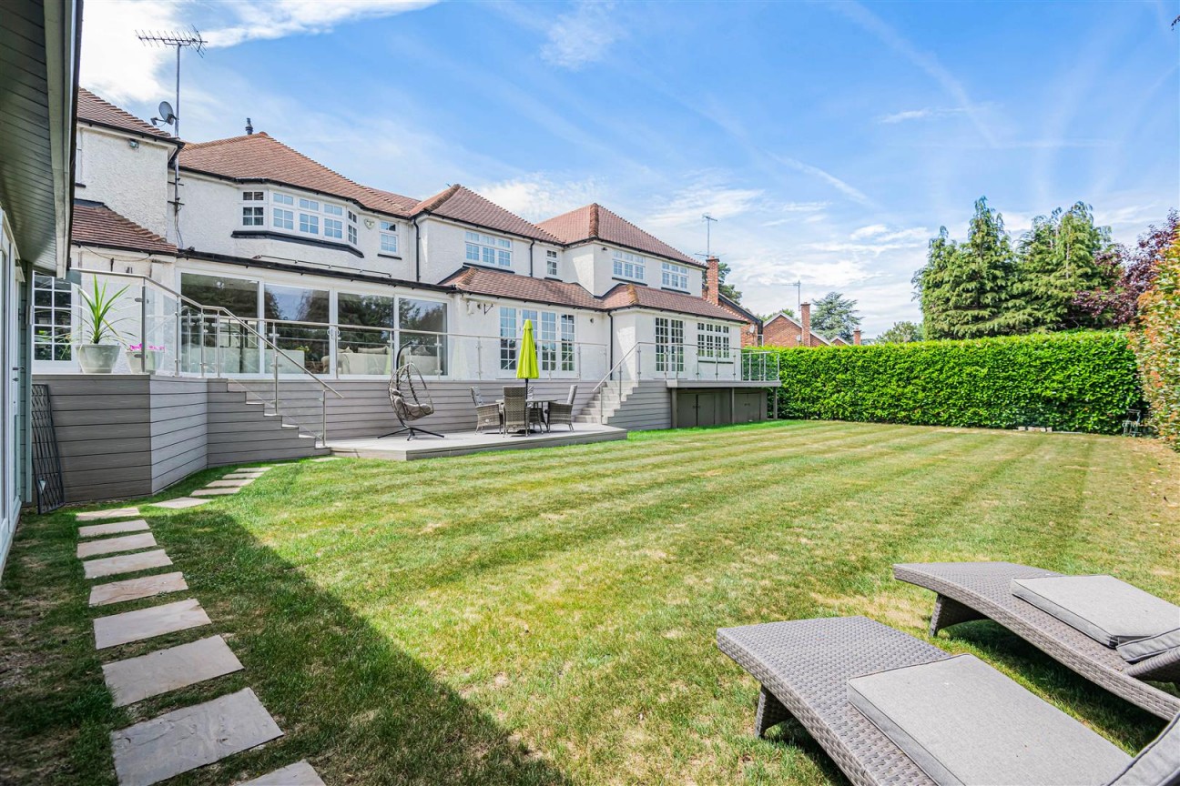 The Avenue, Radlett