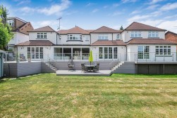The Avenue, Radlett