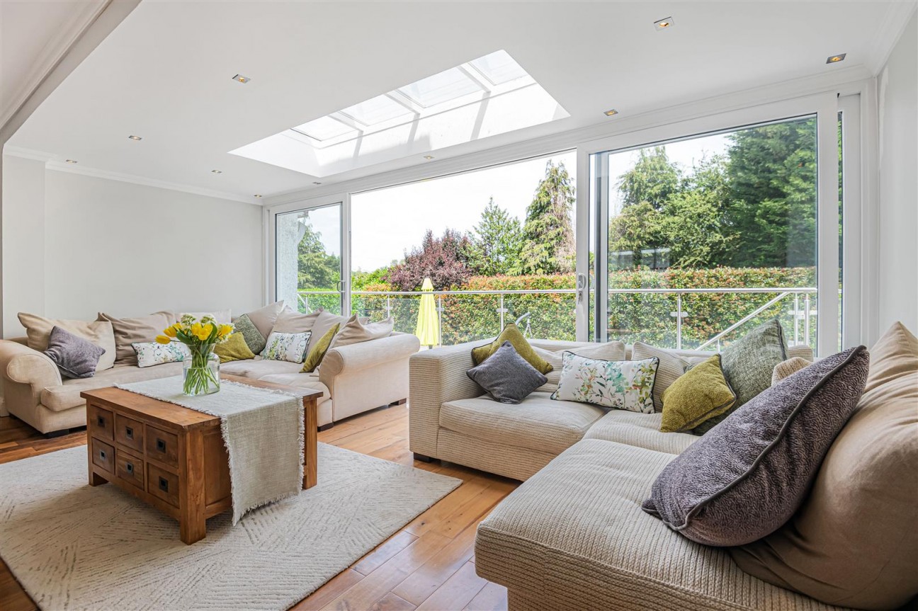 The Avenue, Radlett