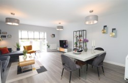 Holmesley Road, Borehamwood