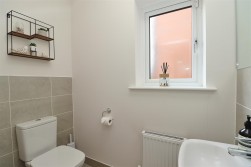 Holmesley Road, Borehamwood