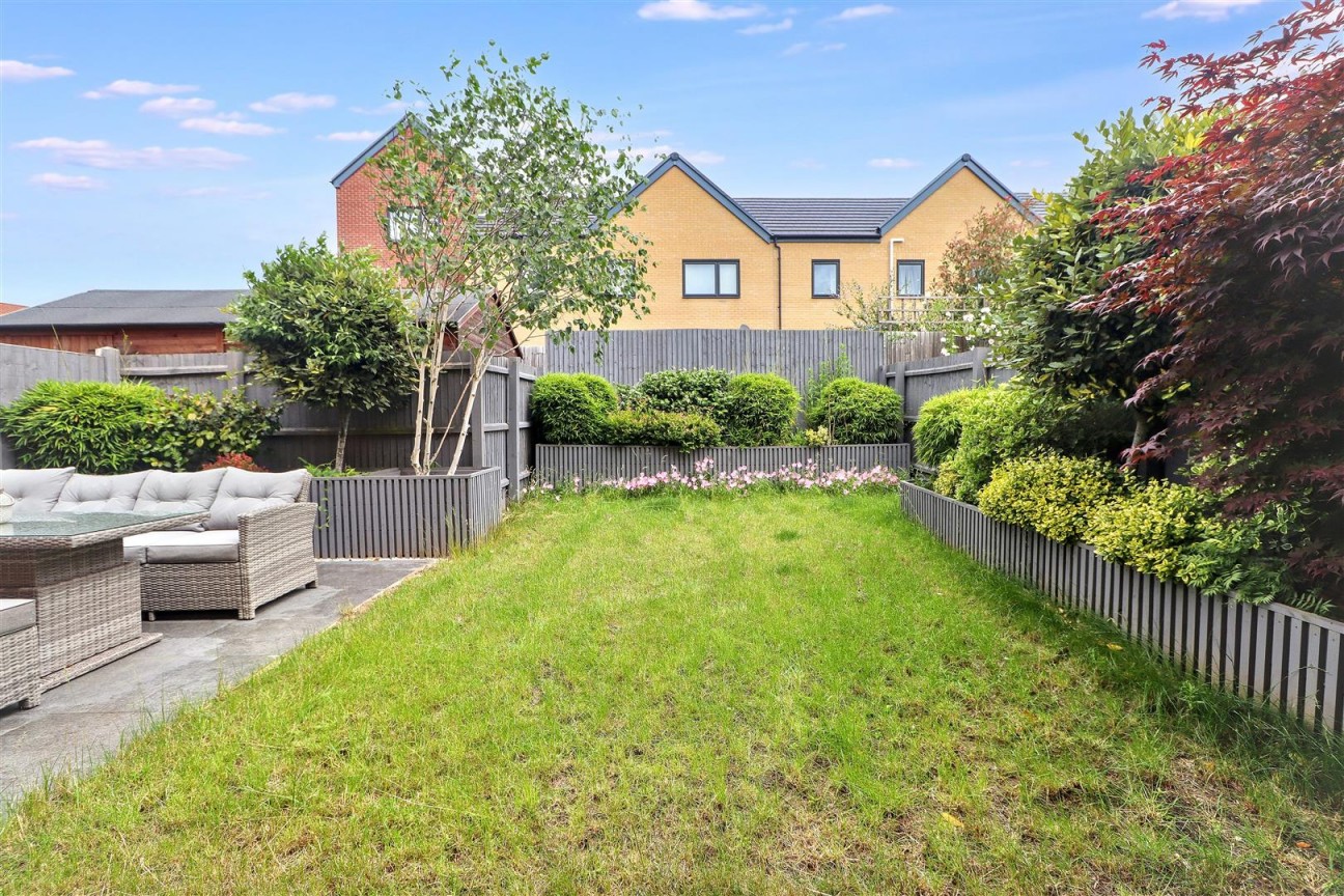 Holmesley Road, Borehamwood
