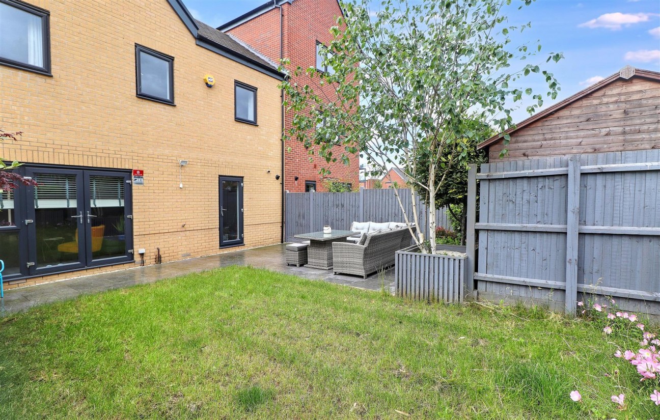 Holmesley Road, Borehamwood