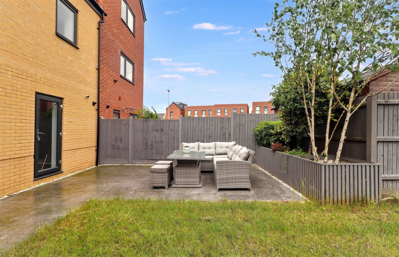 Holmesley Road, Borehamwood