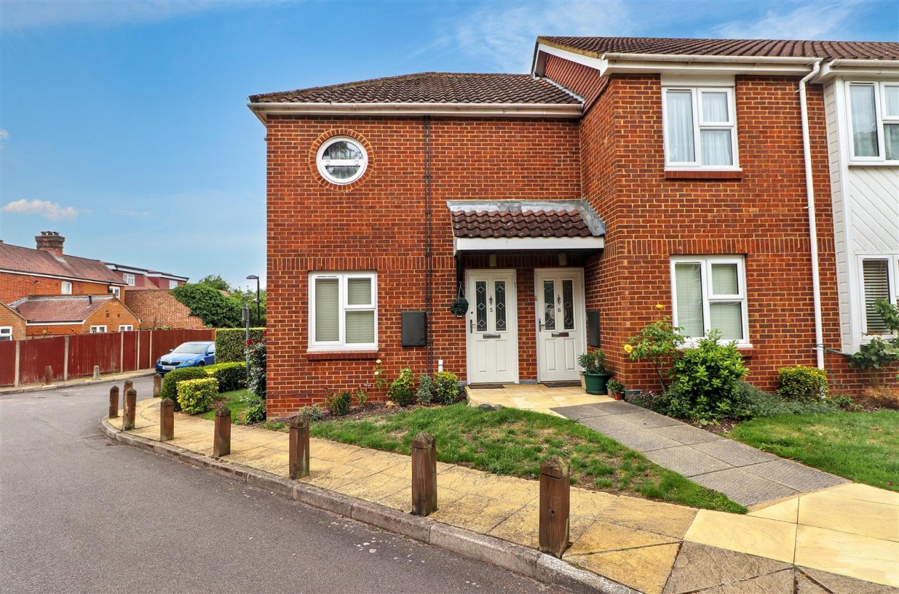 Barnet Lane, Elstree, Borehamwood