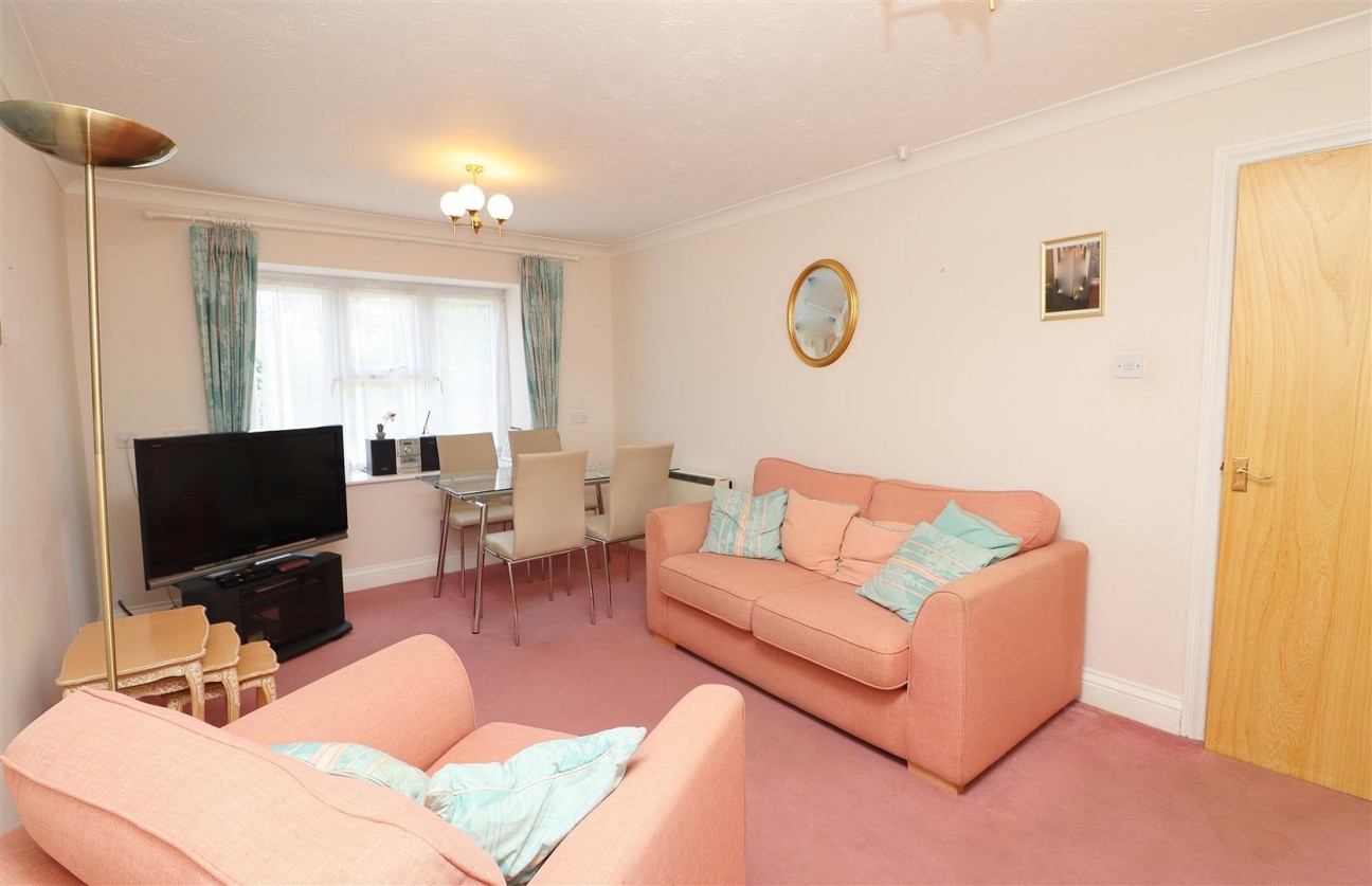 Barnet Lane, Elstree, Borehamwood