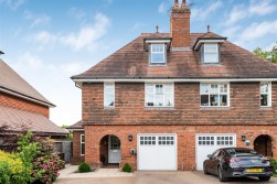 Holbrook Gardens, Aldenham, Watford
