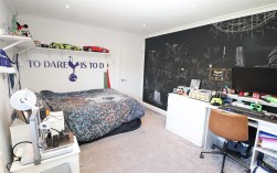Thornbury Gardens, Borehamwood