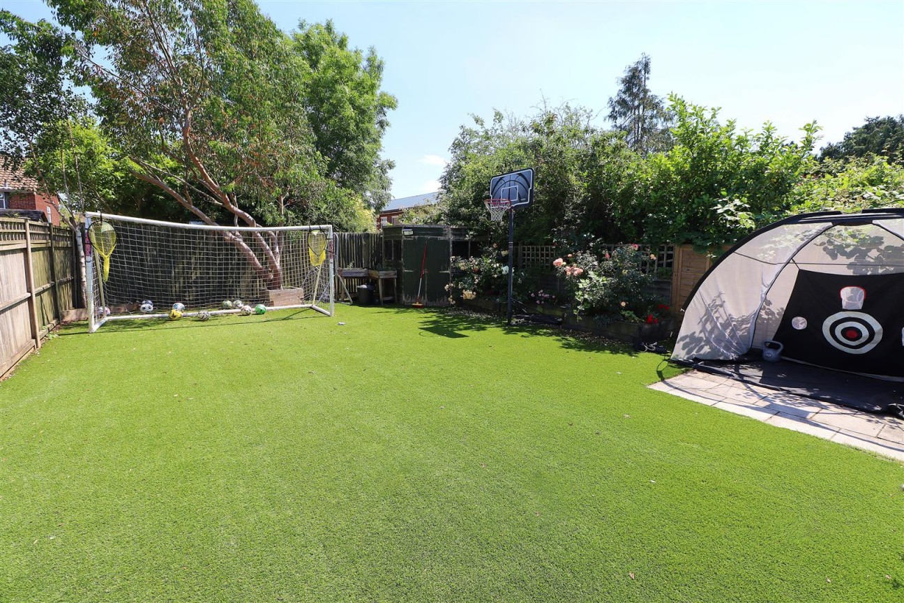 Thornbury Gardens, Borehamwood