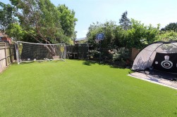 Thornbury Gardens, Borehamwood