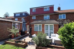 Thornbury Gardens, Borehamwood