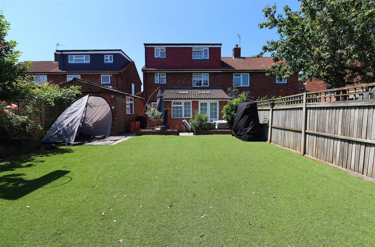 Thornbury Gardens, Borehamwood