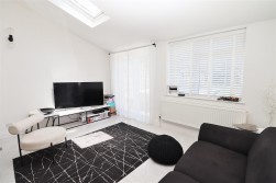 Thornbury Gardens, Borehamwood