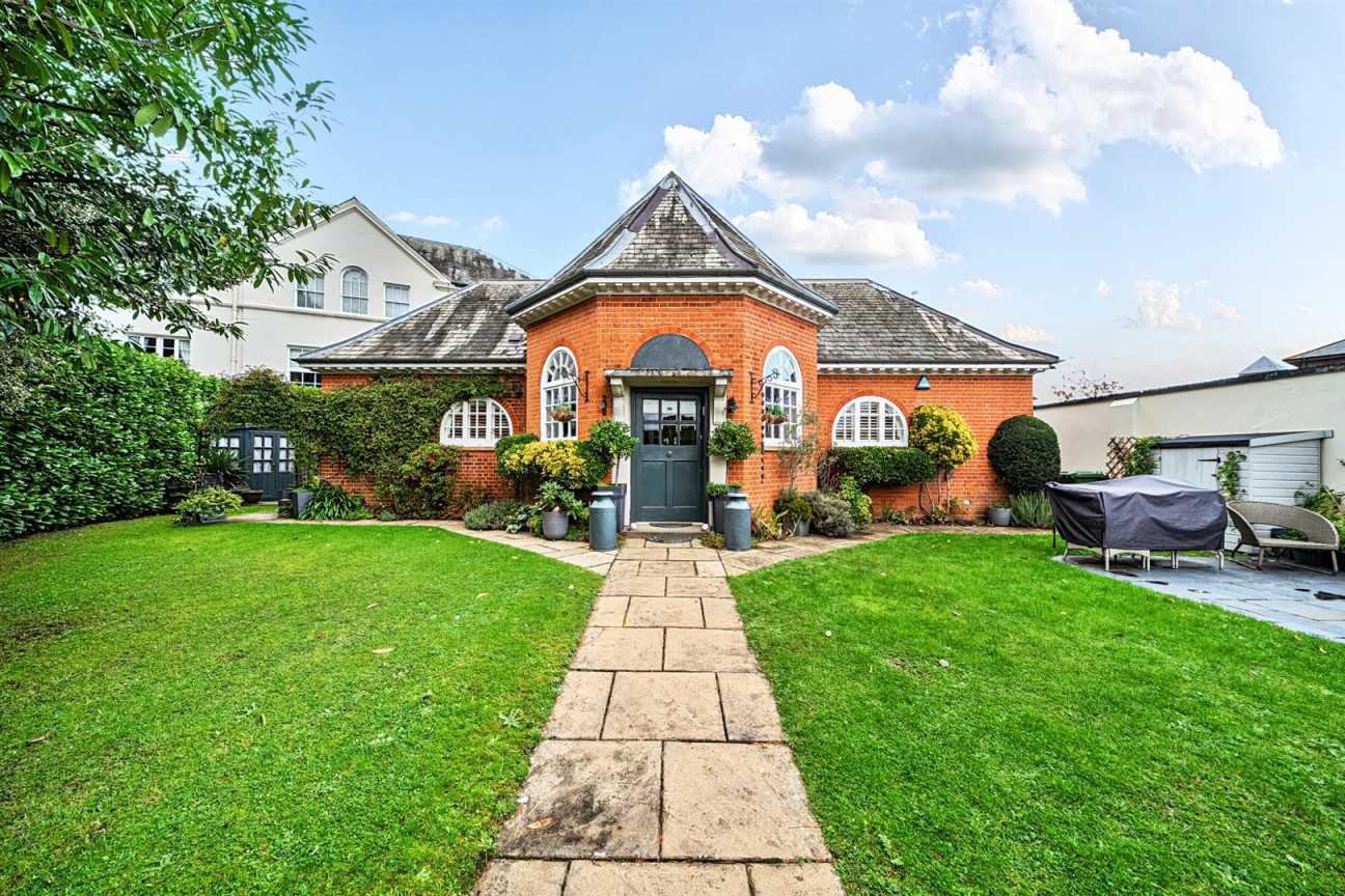 Grace Avenue, Shenley