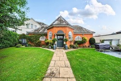 Grace Avenue, Shenley