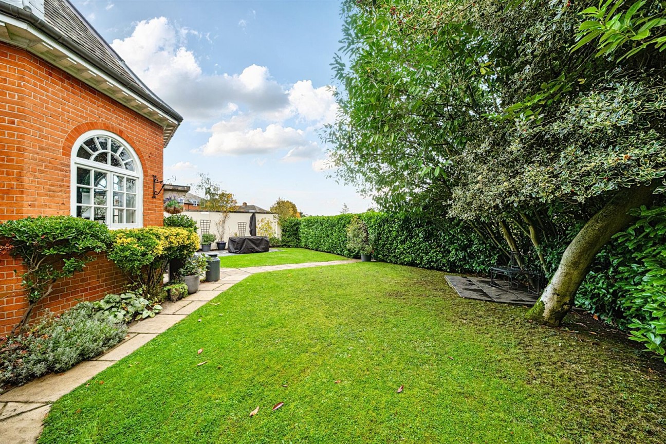 Grace Avenue, Shenley