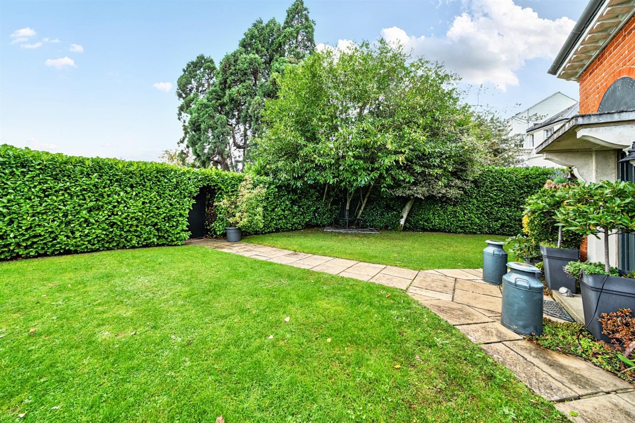 Grace Avenue, Shenley