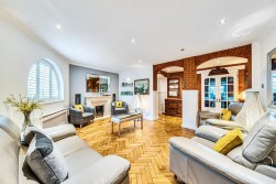 Grace Avenue, Shenley