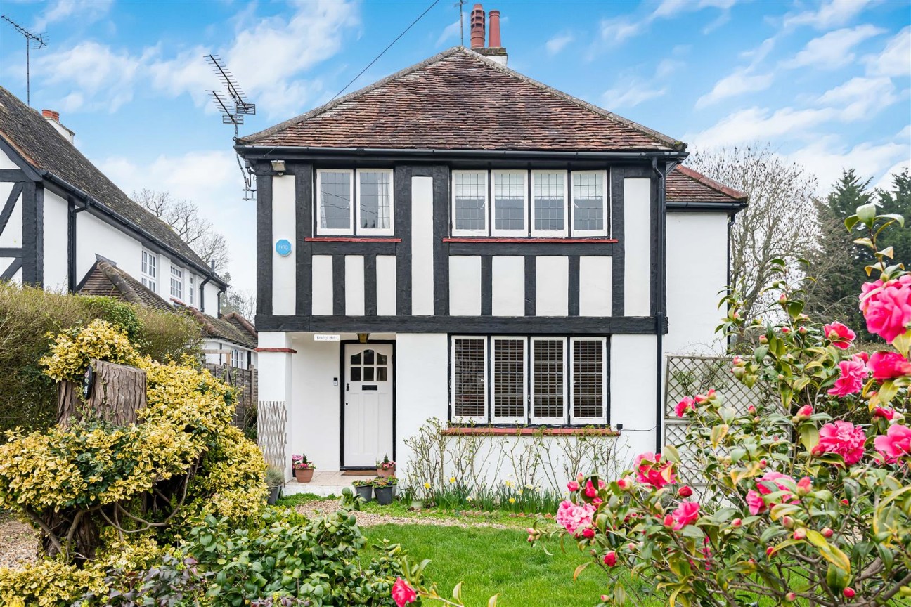 The Rose Walk, Radlett