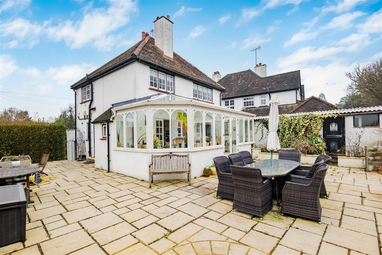 The Rose Walk, Radlett