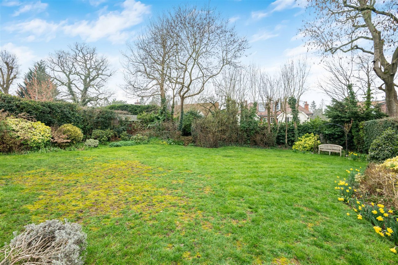 The Rose Walk, Radlett