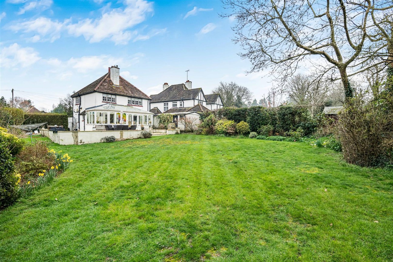The Rose Walk, Radlett