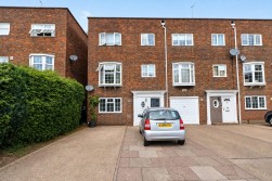 Berkeley Close, Elstree, Borehamwood