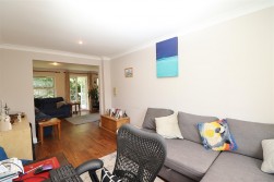 Berkeley Close, Elstree, Borehamwood