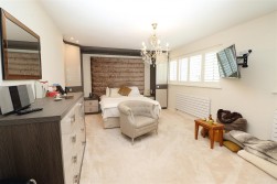 Berkeley Close, Elstree, Borehamwood