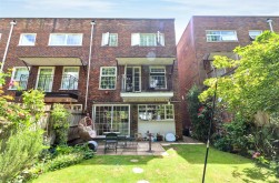 Berkeley Close, Elstree, Borehamwood