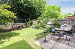 Berkeley Close, Elstree, Borehamwood