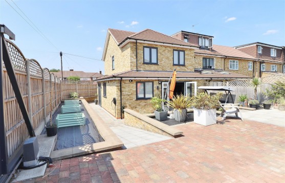 Micklefield Way, Borehamwood