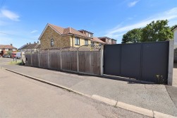 Micklefield Way, Borehamwood