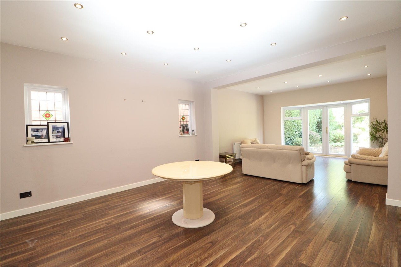 Deacons Hill Road, Elstree, Borehamwood