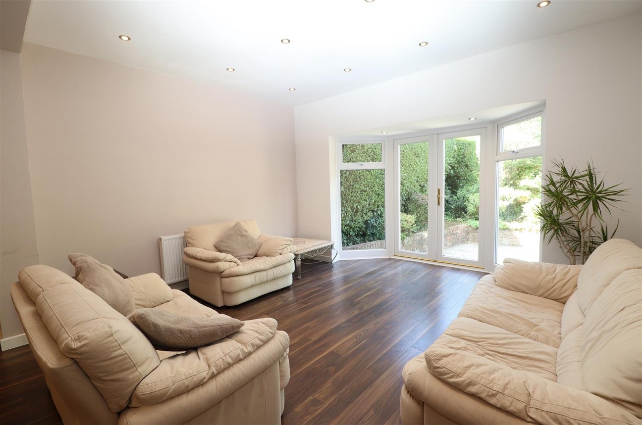 Deacons Hill Road, Elstree, Borehamwood