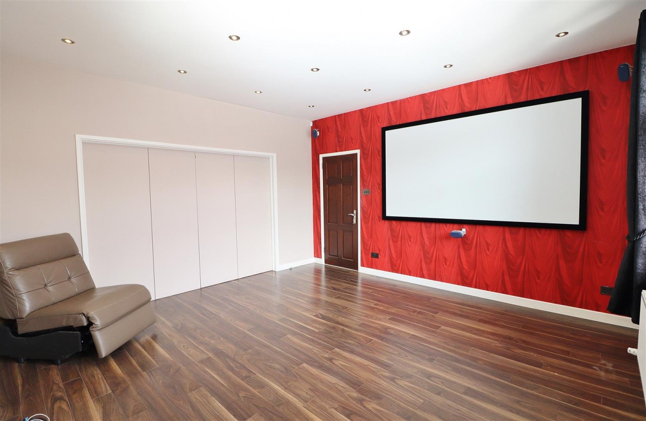 Deacons Hill Road, Elstree, Borehamwood