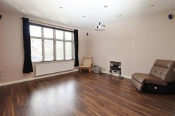 Deacons Hill Road, Elstree, Borehamwood