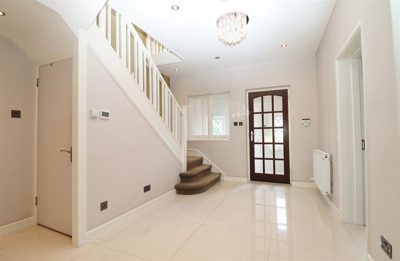 Deacons Hill Road, Elstree, Borehamwood