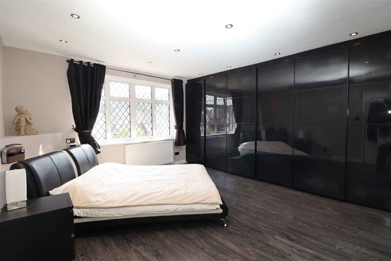 Deacons Hill Road, Elstree, Borehamwood