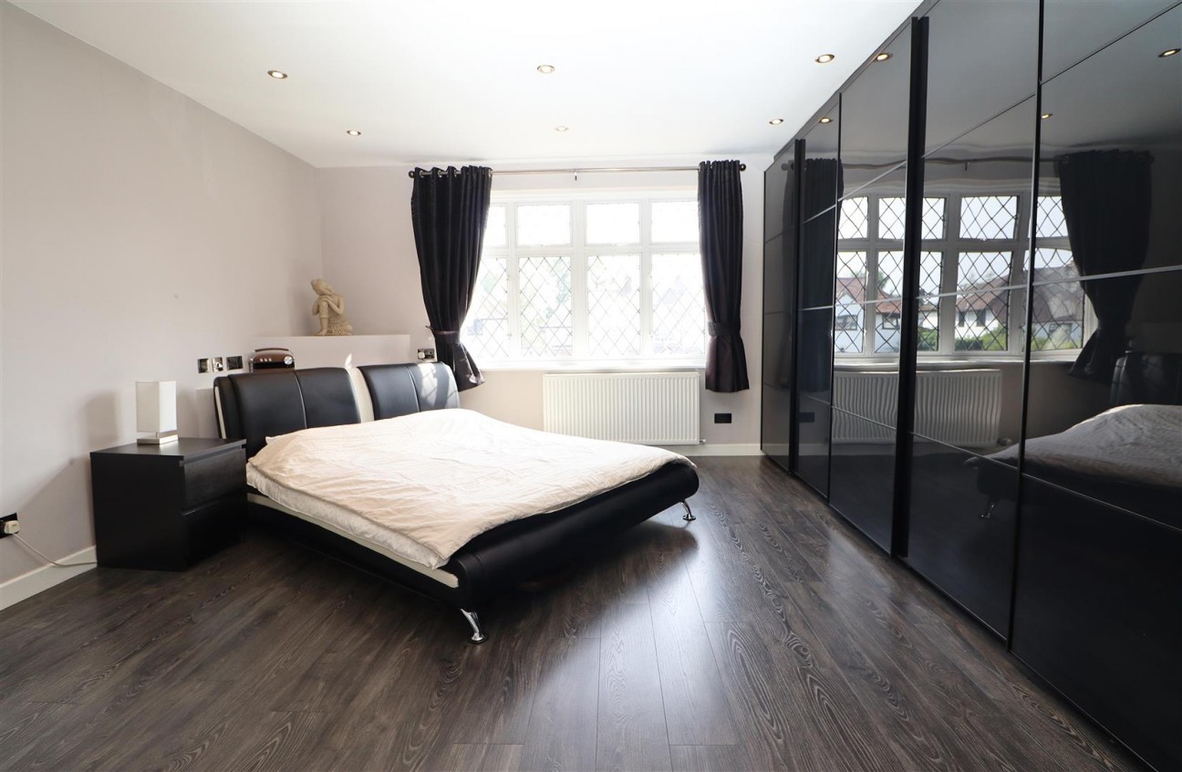 Deacons Hill Road, Elstree, Borehamwood